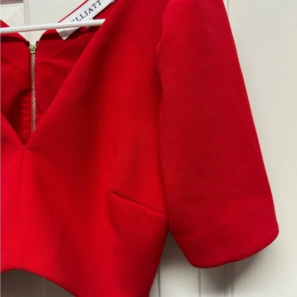 Elliatt Red Puff Sleeve Crop Top - Picture 3 of 11
